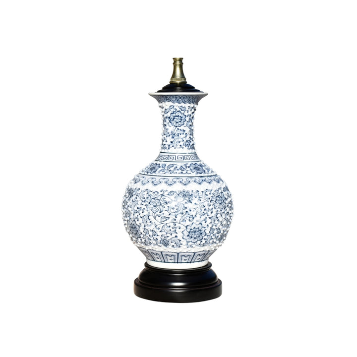B/W Porcelain Pearl Vase Lamp